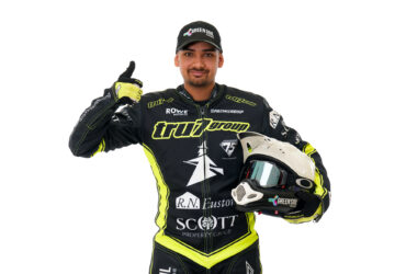 HIGH AND WIDE FOR HELLSTROM-BANGS’ DEBUT