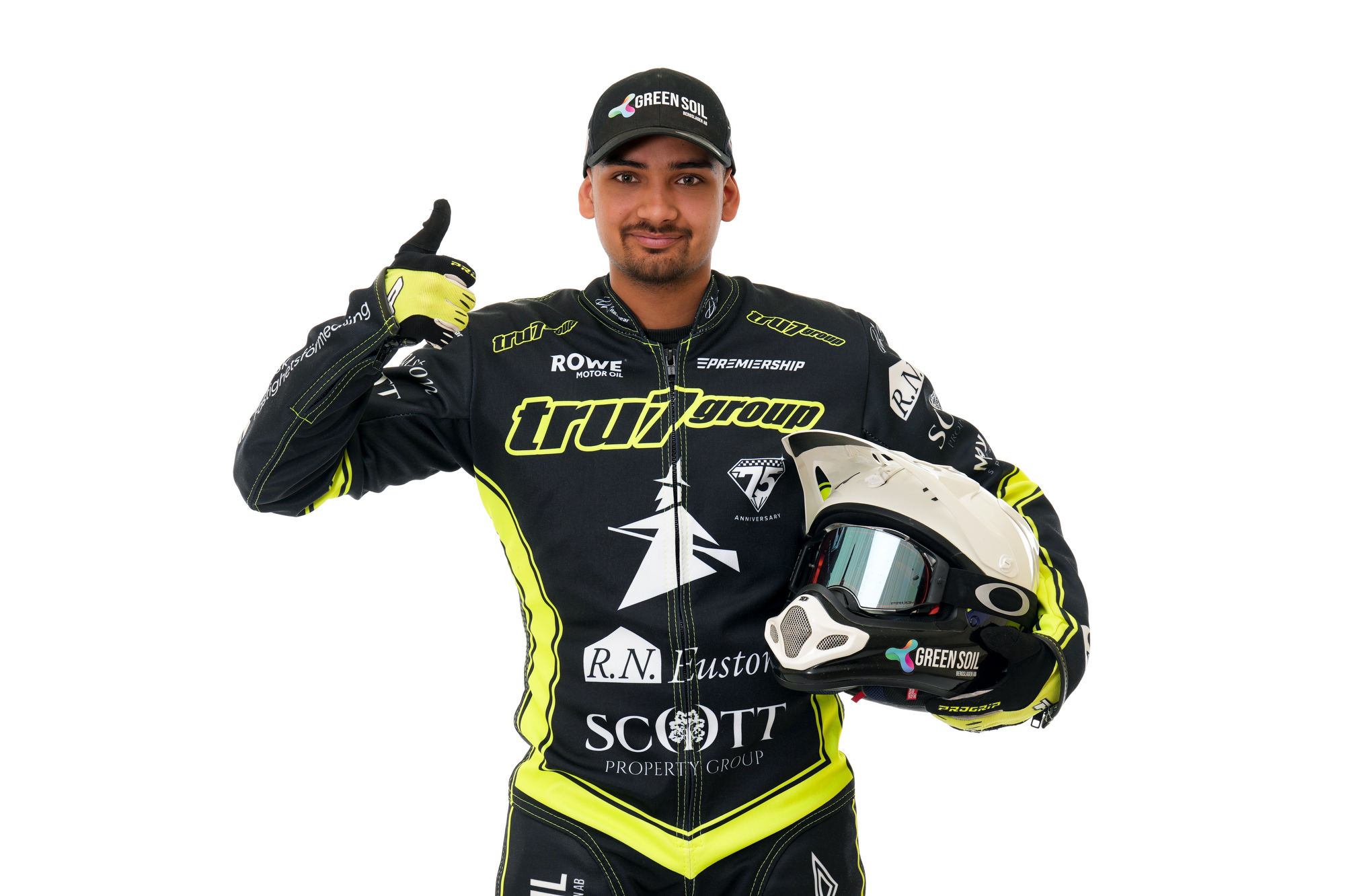 HIGH AND WIDE FOR HELLSTROM-BANGS’ DEBUT