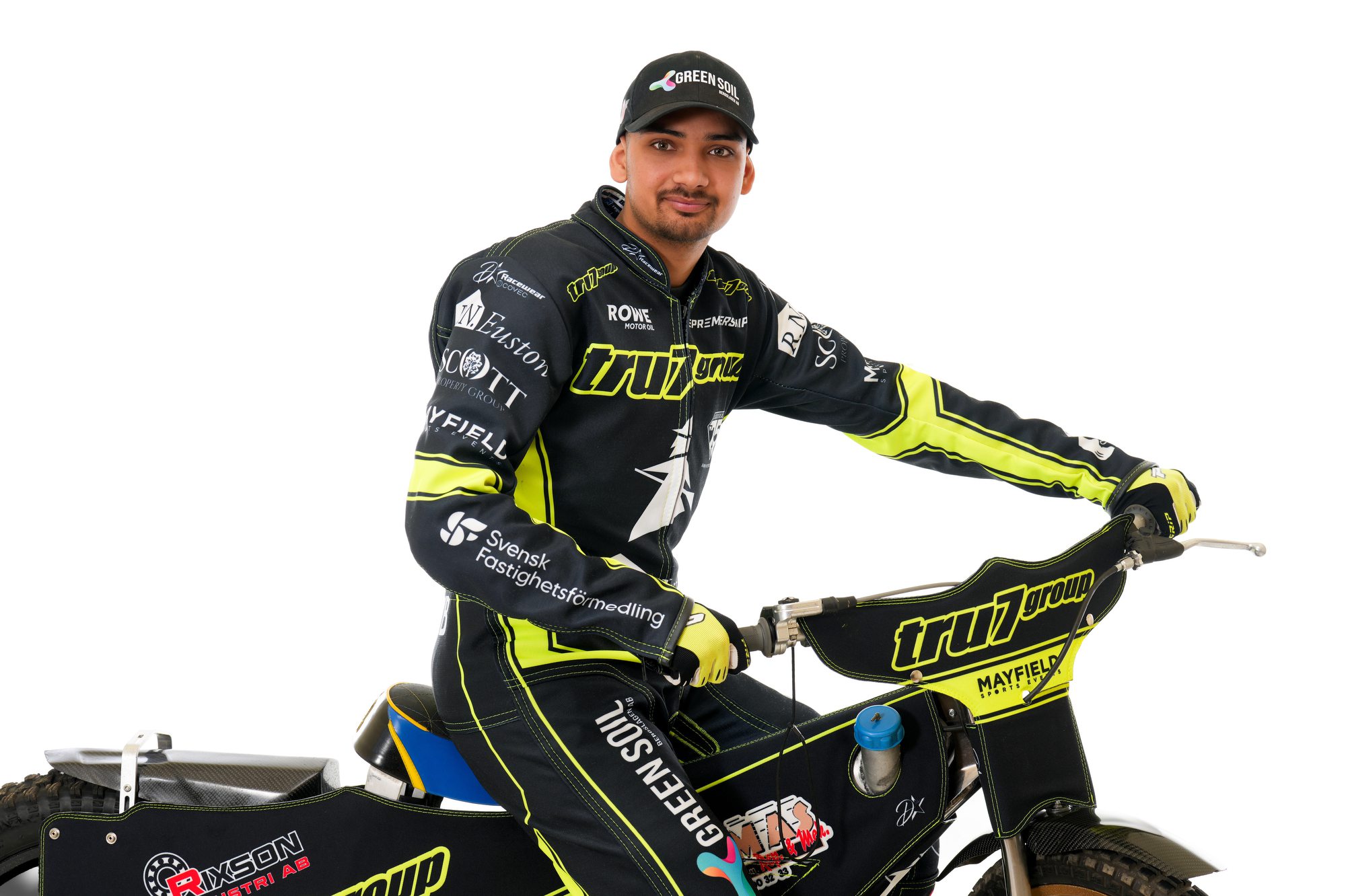 WITCHES OPT AGAINST KENNETT MOVE AS THEY WAIT ON HELLSTROM-BANGS RETURN