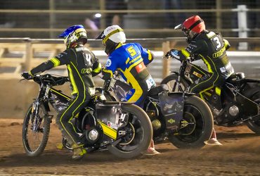 CAPTAIN KING SEEKS MORE AS TRU7 GROUP WITCHES SNATCH SHEFFIELD WIN AT FOXHALL