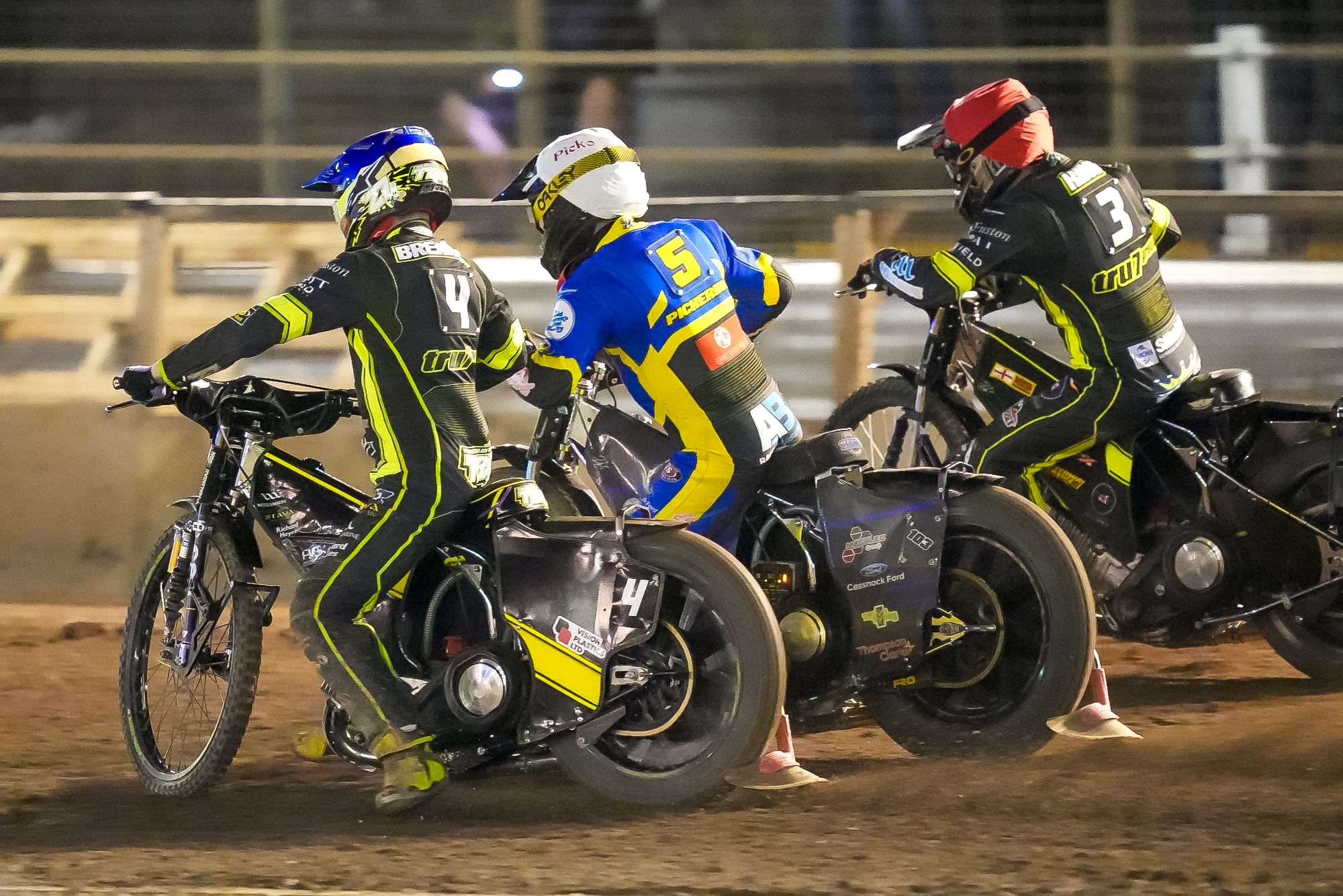 CAPTAIN KING SEEKS MORE AS TRU7 GROUP WITCHES SNATCH SHEFFIELD WIN AT FOXHALL